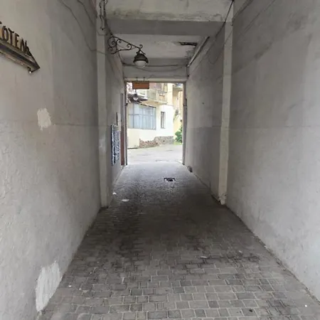 Shpytalna Street Lägenhet